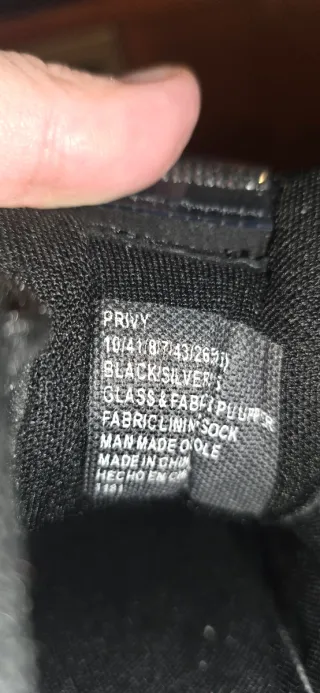 Zapatillas deportivas negras con pedrería