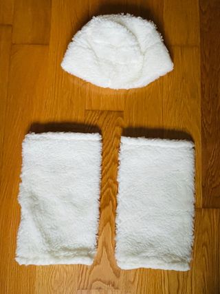 gorro ,zurrón y complemento piernas pastorcillo.