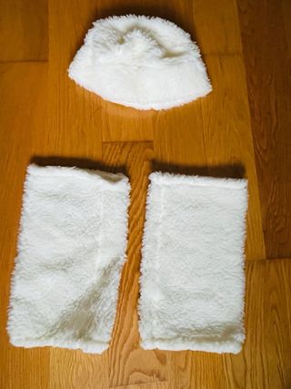 gorro ,zurrón y complemento piernas pastorcillo.