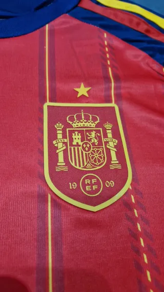 Camiseta Adidas España Selección Tallas S, M y L.