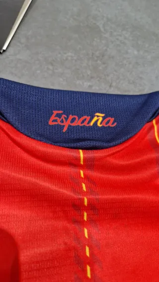 Camiseta Adidas España Selección Tallas S, M y L.