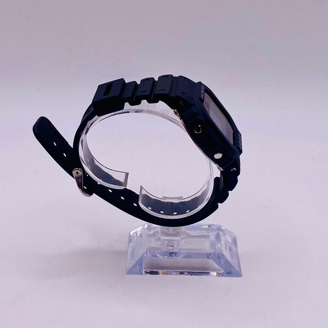 RELOJ CASIO DW-5600RL CON CAJA