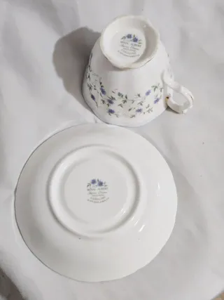 Juego de cafe o té de porcelana Inglesa Bone china