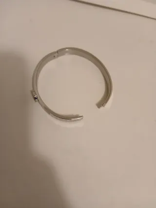 Bracciale rigido aperto
