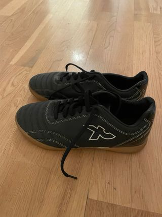Zapatillas Fútbol Sala Kipsta Talla 38 Negras