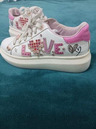 Sneakers Aldo bianche con dettagli rosa e strass