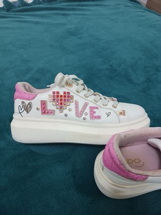 Sneakers Aldo bianche con dettagli rosa e strass