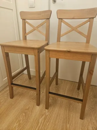 2 Sillas Altas de Madera