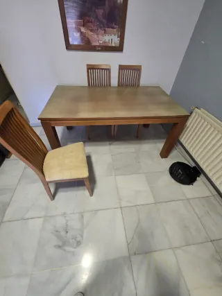 Mesa de comedor y 6 sillas