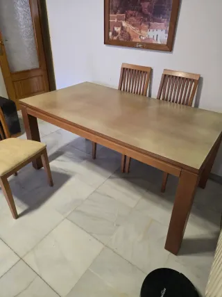 Mesa de comedor y 6 sillas