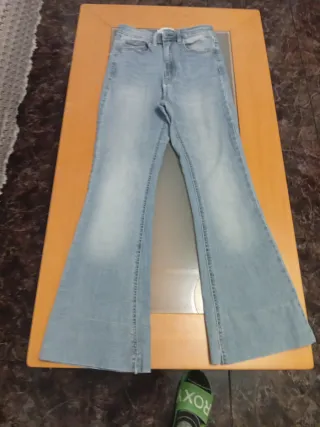 Pantalón vaquero campana azul