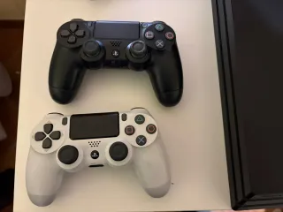 Ps4 Pro Sony 1TB Nero 2 joystick