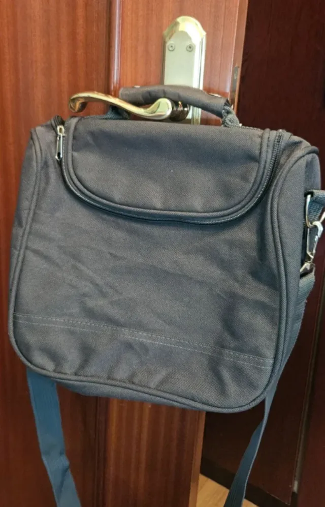 Borsa grigia molto pratica