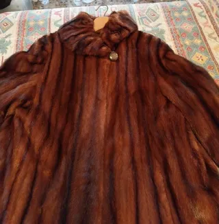 Abrigo de piel marrón