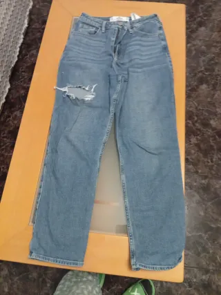 Pantalón vaquero Hollister azul roto