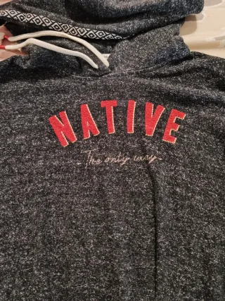 Sudadera Bershka corta capucha