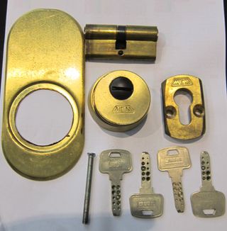 Bombillo / Cilindro MCM 30x30