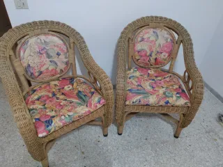 2 Sedie in Vimini con Cuscini a Fiori