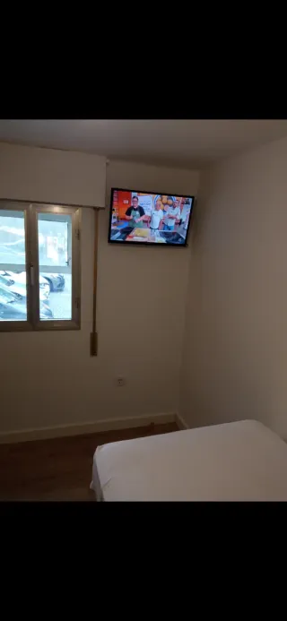 Se alquila habitación en piso compartido