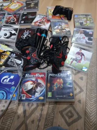 PlaySta 3 + 40 juego + 3 mandos+micros