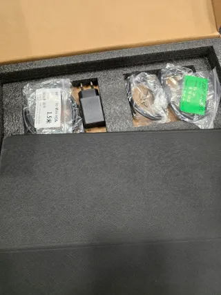 Monitor portatile 15.6 FULL HD con altoparlanti