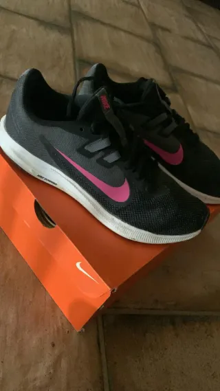 Zapatillas Nike Talla 41 Negro y Rosa