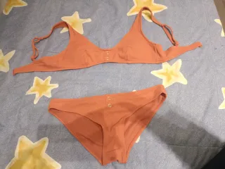 Bikini naranja con botones