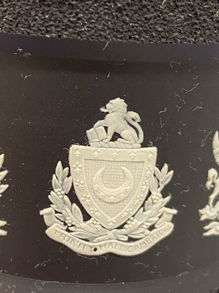 Jarra de tabaco Wedgwood negra