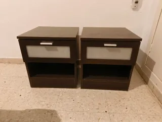 Set di 2 Comodini in Legno e Vetro