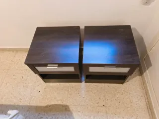 Set di 2 Comodini in Legno e Vetro