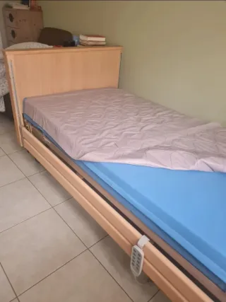 Cama articulada + colchón aire (4 meses uso)