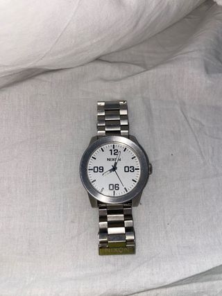 Reloj Nixon 48mm Plata y Blanco