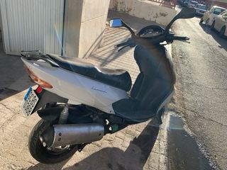 Aprilia Leonardo 125