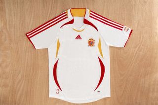 Segunda equipación España 2006 fútbol (retro)