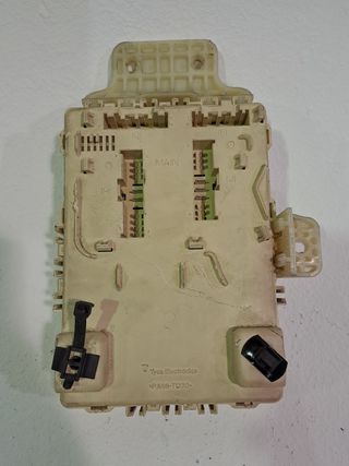 CAJA RELES / FUSIBLES HYUNDAI IX35 (5)