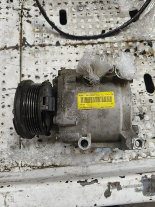 Compresor A/C Ford Fiesta VI 1.25 gasolina