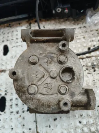 Compresor A/C Ford Fiesta VI 1.25 gasolina