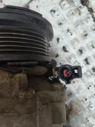 Compresor A/C Ford Fiesta VI 1.25 gasolina