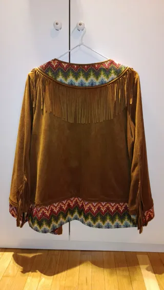 Chaqueta boho chic imitación cuero flecos