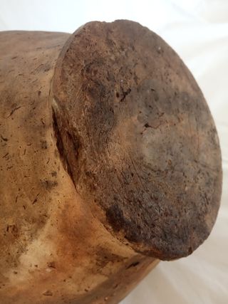 Antiguo Botijo con el asa rota procedente -Galicia