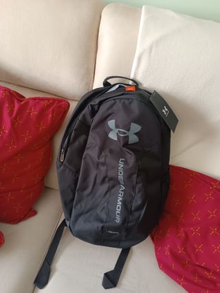 Mochila Under Armour Hustle Negra