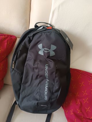 Mochila Under Armour Hustle Negra