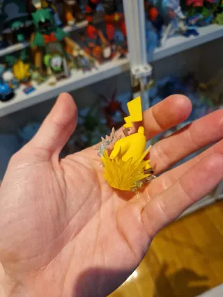 Figura Pikachu Kaiyodo TCG 2016