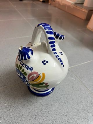 Botijo de cerámica pintado a mano
