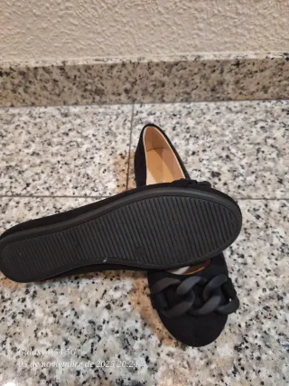 Manoletinas Graceland negras con cadena