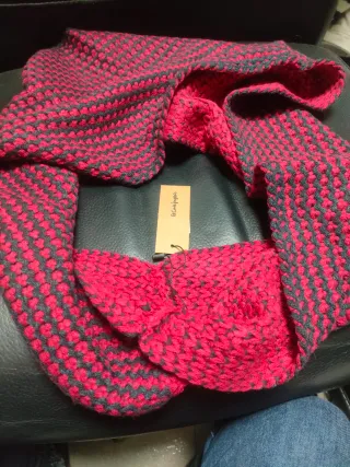 Cuello mujer rojo y gris
