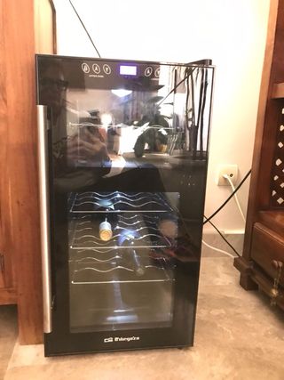 Vinoteca de 12 botellas