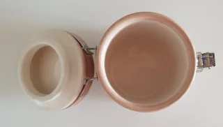 Vasetto in ceramica con decorazioni