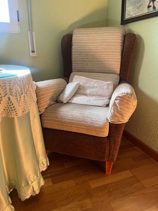 Sillón tela beige y marrón