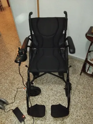 Silla de ruedas a bateria.